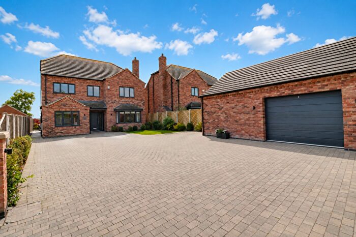 6 Bedroom Detached House For Sale In Southfield Close, Ulceby, DN39