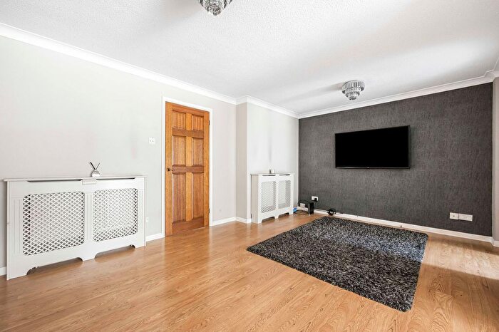 3 Bedroom Semi-Detached House To Rent In Narromine Drive, Calcot, RG31