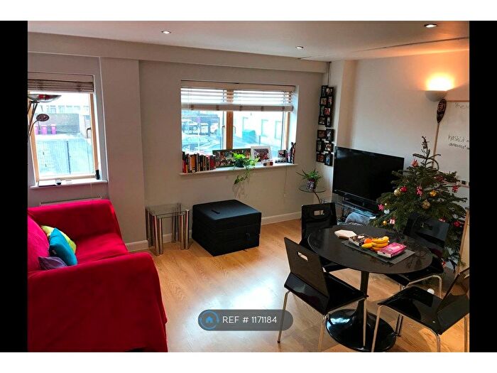 1 Bedroom Flat To Rent In Westferry Road, London, E14