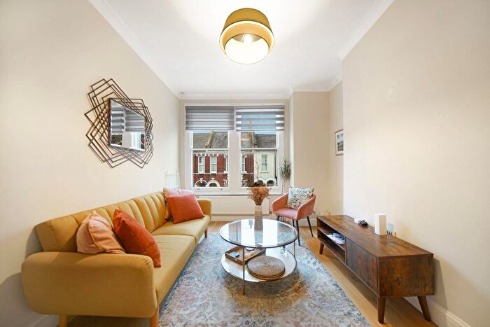 2 Bedroom Flat To Rent In Kenilworth Road, London, NW6