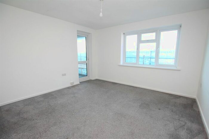 2 Bedroom Flat To Rent In Lockwood Crescent, Brighton BN2