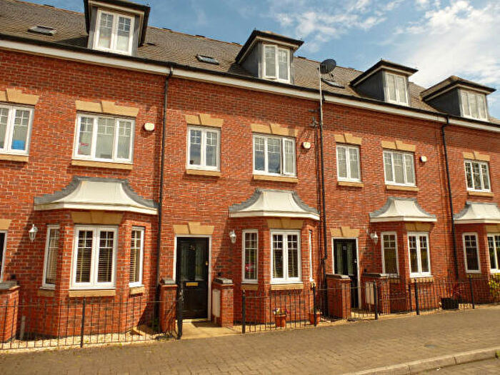 3 Bedroom Town House To Rent In Campriano Drive, Warwick, CV34