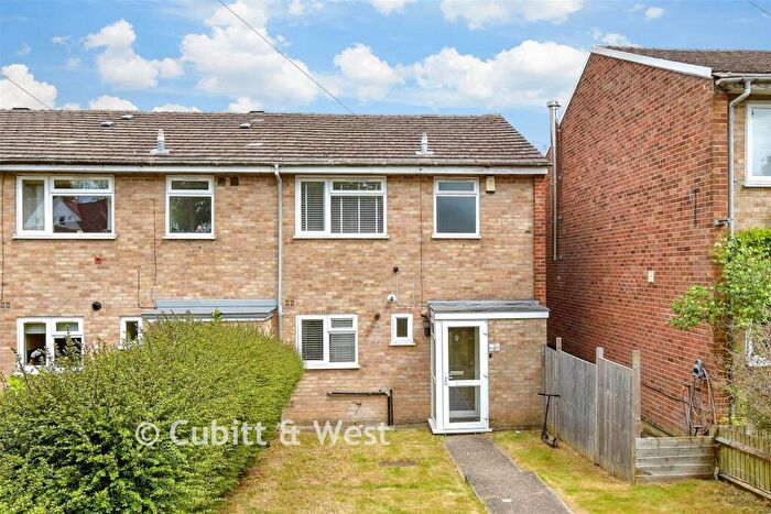 3 Bedroom End Of Terrace House For Sale In Limpsfield Road, South Croydon, Surrey, CR2