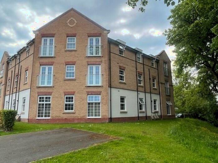 2 Bedroom Flat To Rent In Baytree Court, Prestwich, Manchester, M25