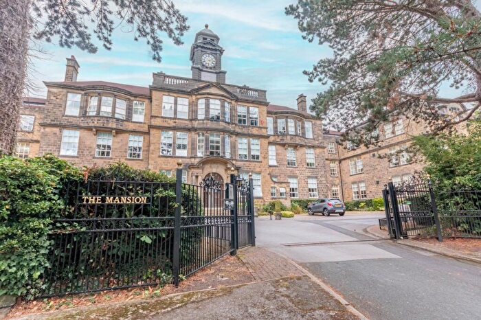 3 Bedroom Flat For Sale In Lady Lane, Bingley, West Yorkshire, Uk, BD16