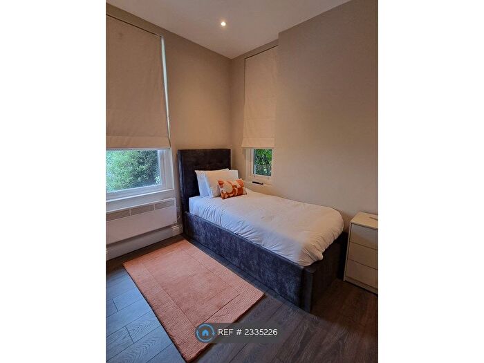 Studio To Rent In Crescent Road, Bournemouth, BH2