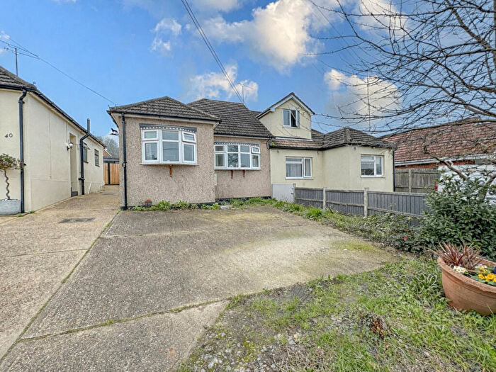 3 Bedroom Semi-Detached Bungalow For Sale In Mortimer Road, Rayleigh, SS6