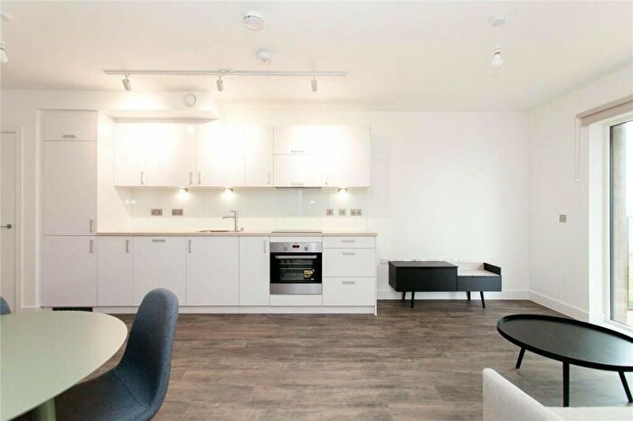 1 Bedroom Flat To Rent In Millet Place, London, E16