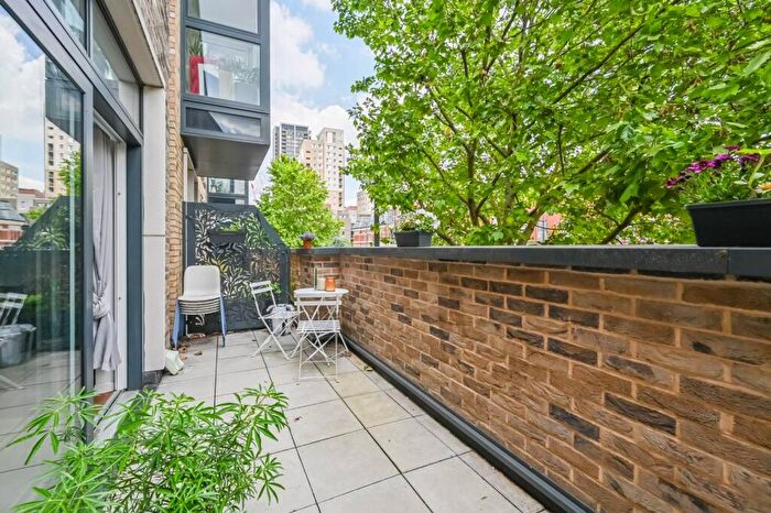 1 Bedroom Flat To Rent In Amelia Street, Elephant And Castle, London, SE17