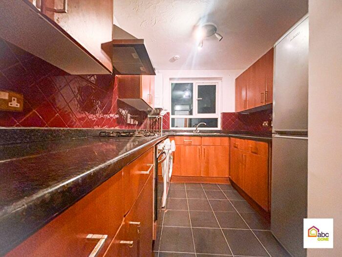 1 Bedroom Flat To Rent In Lower Mardyke Avenue, Rainham, RM13