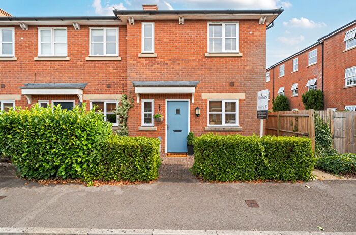 3 Bedroom End Of Terrace House For Sale In Knowle Avenue, Knowle, Fareham, Hampshire, PO17