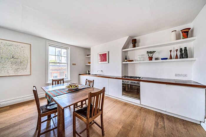 2 Bedroom Flat For Sale In Kenton Street, Bloomsbury, London, WC1N