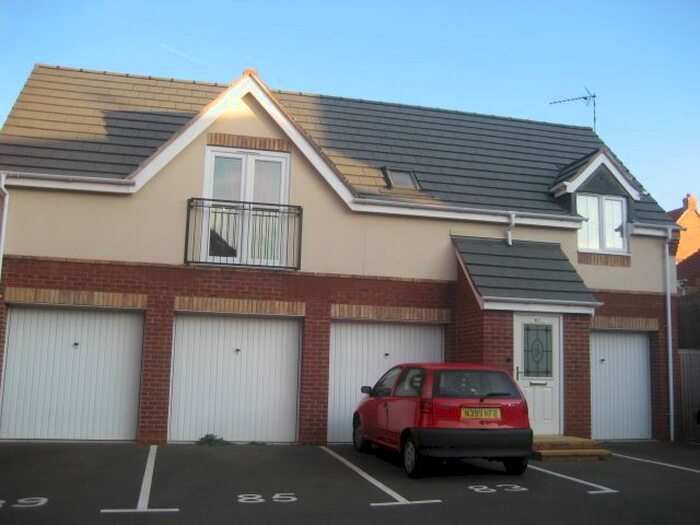 2 Bedroom Detached House To Rent In Saxthorpe Road, Hamilton, Leicester, LE5