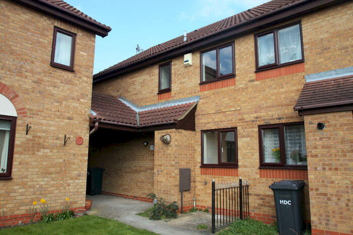 2 Bedroom Cluster House To Rent In Lindisfarne Close, St. Neots, Cambridgeshire, PE19