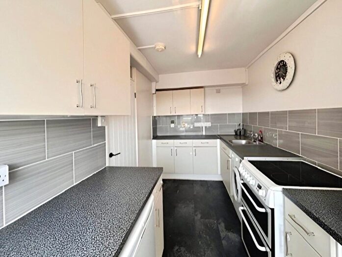 2 Bedroom Flat To Rent In Queensberry Road, Doncaster, South Yorkshire, DN2
