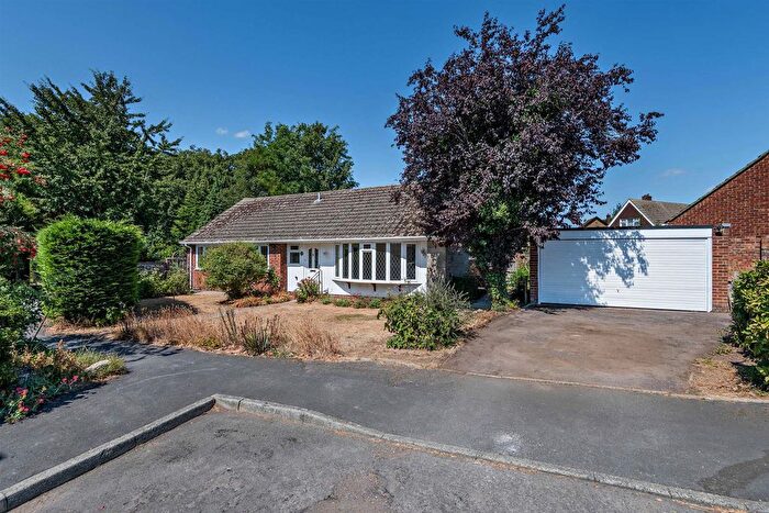 3 Bedroom Bungalow For Sale In Lambourne Road, Bearsted, Maidstone, ME15