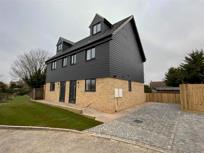 2 Bedroom Property To Rent In Hawthorn Way, Burwell, Cambridge CB25