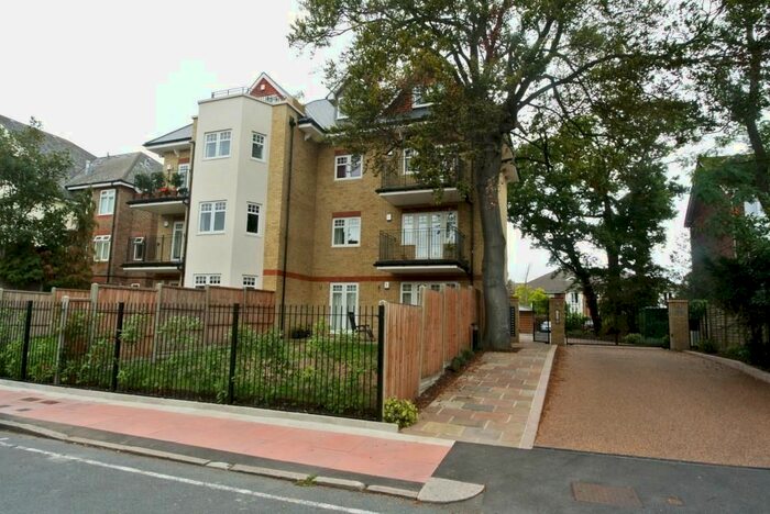 2 Bedroom Flat To Rent In Oaklands Road, London, BR1
