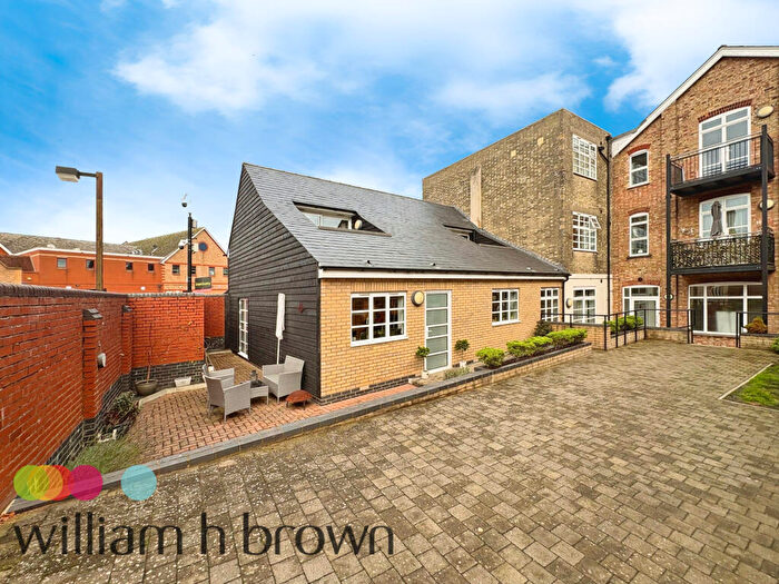 3 Bedroom Duplex To Rent In High Street, Braintree, CM7