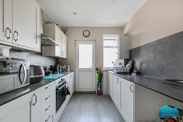 2 Bedroom Maisonette To Rent In Alma Close, Alma Road, Muswell Hill, London, N10