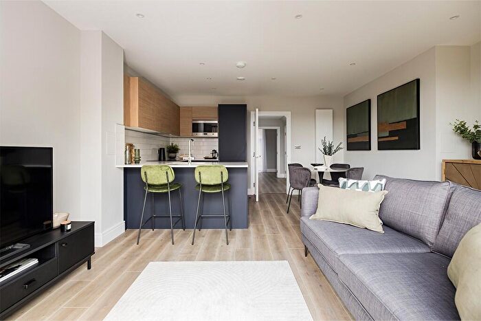 2 Bedroom Duplex For Sale In Grinstead Road, Deptford, SE8
