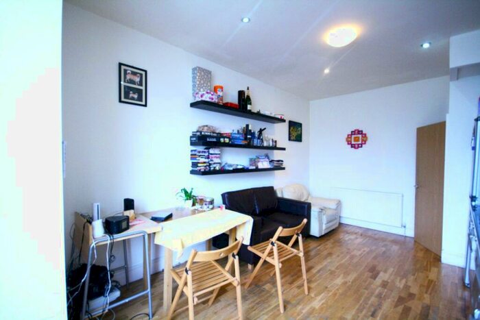 2 Bedroom Flat To Rent In St Johns Grove, Archway, N19