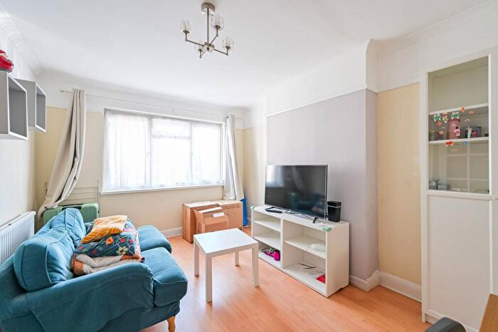 2 Bedroom Flat To Rent In Macgregor Road, Royal Docks, London, E16