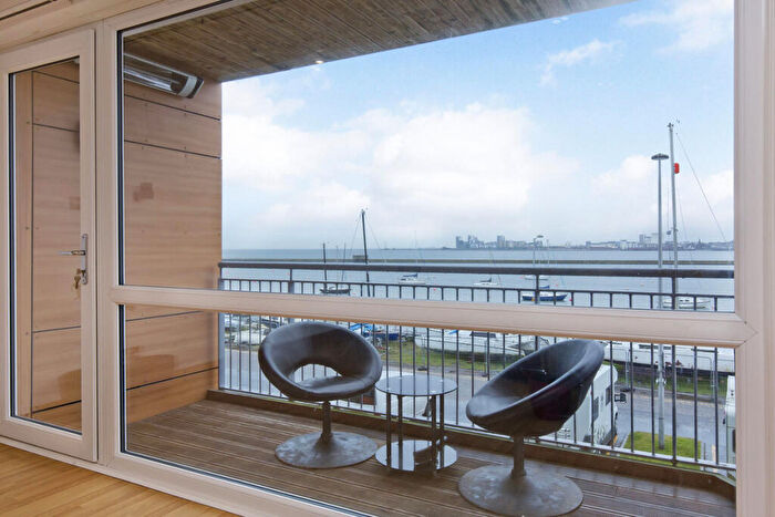 2 Bedroom Flat To Rent In Heron Place, Edinburgh, EH5