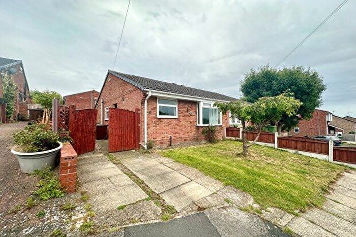 2 Bedroom Semi-Detached Bungalow To Rent In Alder Avenue, Wakefield, WF2