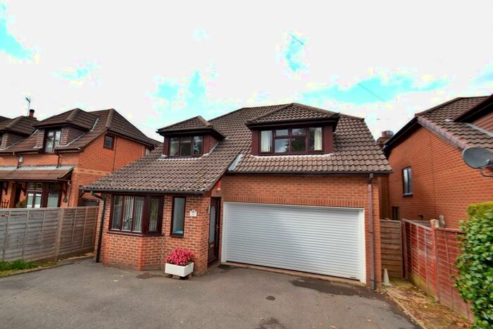 4 Bedroom Detached House To Rent In Broadstone, BH18