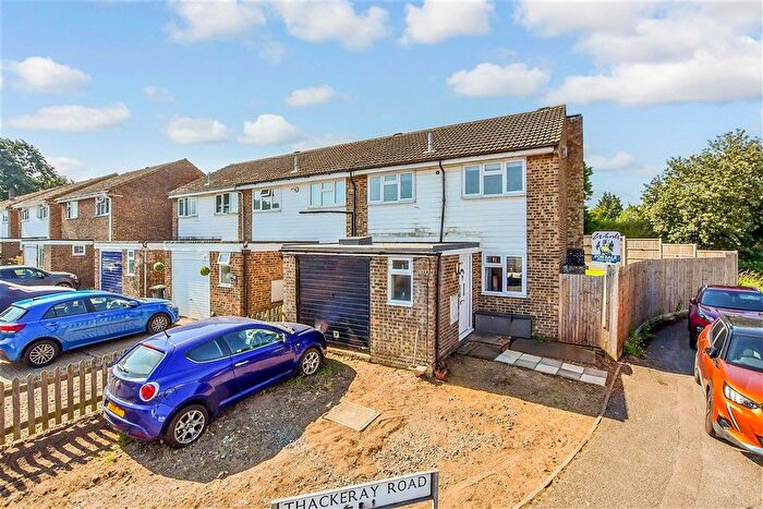 3 Bedroom End Terrace House For Sale In Thackeray Road, Larkfield, Aylesford, Kent, ME20
