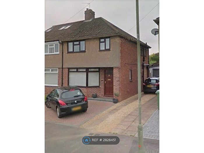 3 Bedroom Semi-Detached House To Rent In Bagley Close, Kennington, Oxford, OX1