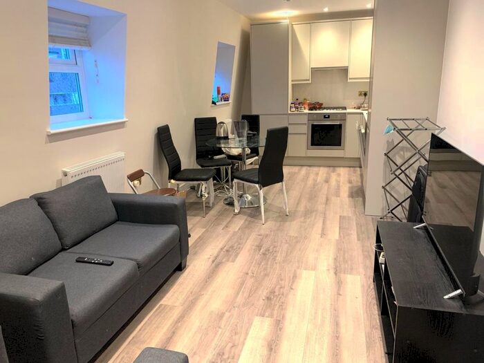 2 Bedroom Flat To Rent In Fonthill Road, London, N4