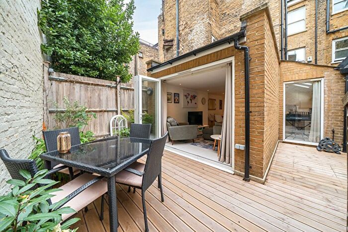 2 Bedroom Flat For Sale In Tunstall Road, Brixton, London, SW9