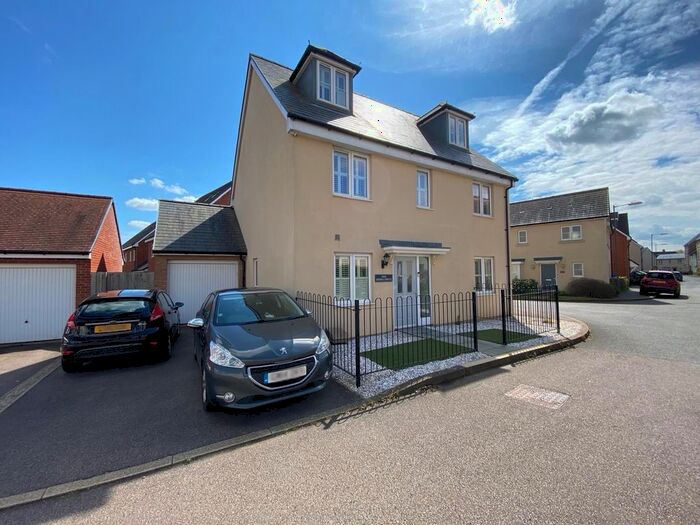 5 Bedroom Property To Rent In Sierra Drive, Berryfields, Aylesbury, HP18