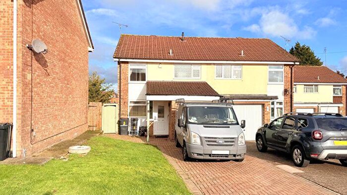 3 Bedroom Semi-Detached House For Sale In Butlers Gardens, Frome, BA11