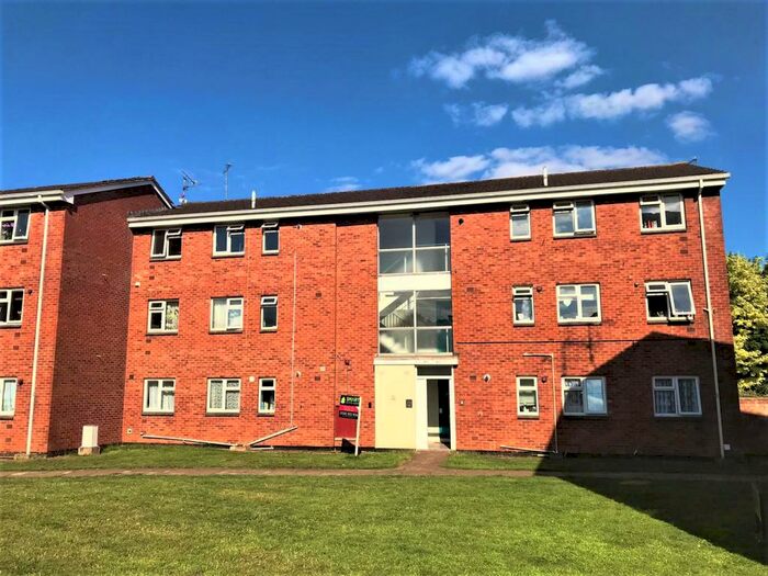 2 Bedroom Flat To Rent In Rifford Road, Exeter, EX2