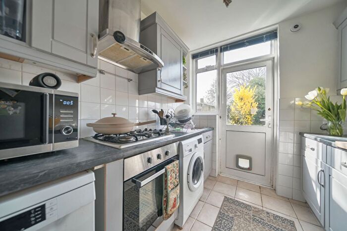 3 Bedroom End Of Terrace House For Sale In Glanville Road, Bromley, Kent, BR2