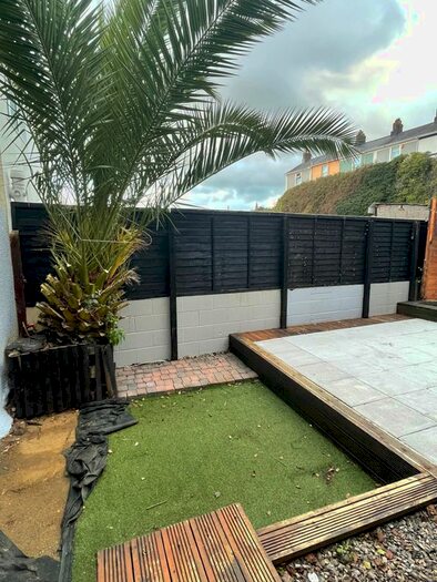 2 Bedroom Property To Rent In Pembroke Road, Torquay, TQ1