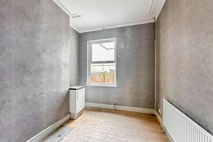 4 Bedroom Terraced House For Sale In Granville Street, Hull, HU3