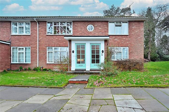 3 Bedroom Maisonette For Sale In Westminster Court, St. Albans, Hertfordshire, AL1