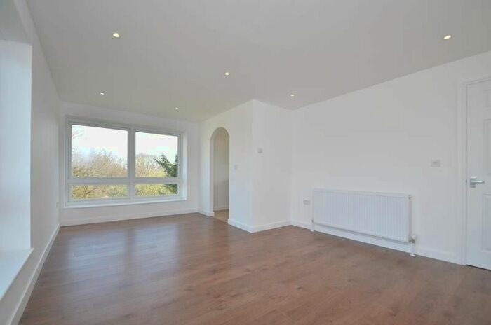 2 Bedroom Flat To Rent In Bembridge Gardens, Ruislip HA4