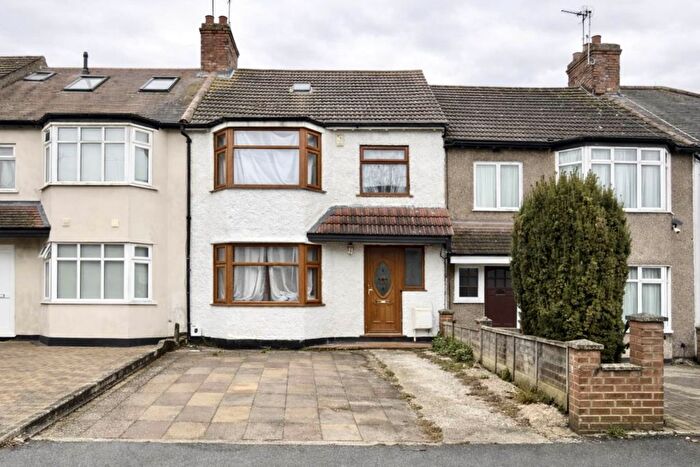 4 Bedroom Terraced House For Sale In Neasden, London, NW2
