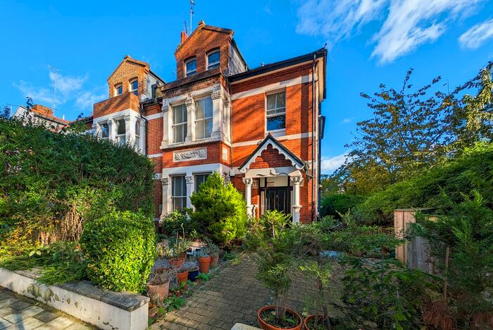 3 Bedroom Flat To Rent In Thorney Hedge Road, London, W4