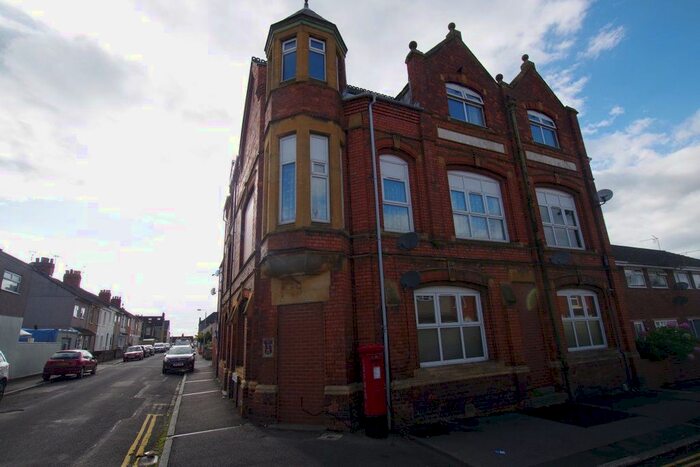 1 Bedroom Flat To Rent In Hythe Road, Swindon, SN1
