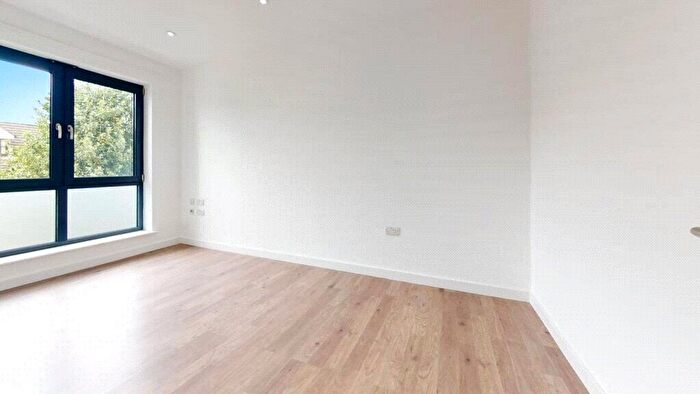 2 Bedroom Apartment To Rent In Lennard Road, Croydon, CR0