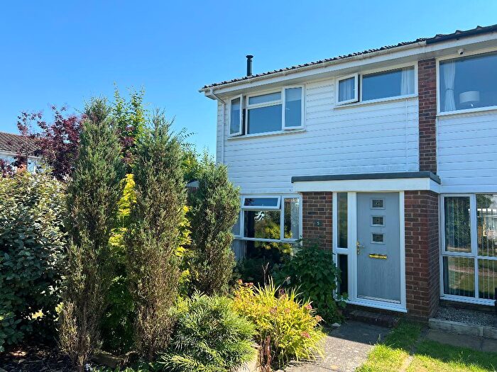 3 Bedroom End Of Terrace House For Sale In Saltings Way, Upper Beeding, West Sussex, BN44