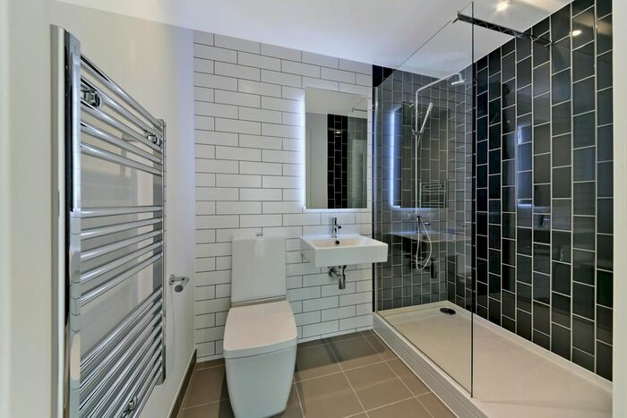 2 Bedroom Flat To Rent In Bonnet Street, London, E16