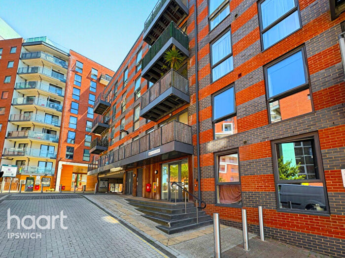 2 Bedroom Apartment For Sale In Barnard Square, Ipswich, IP2