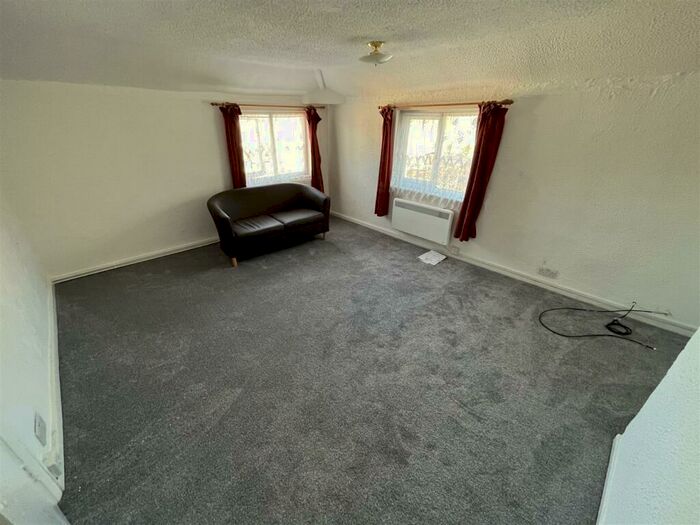 1 Bedroom End Of Terrace House To Rent In Union Street, Dunstable, LU6